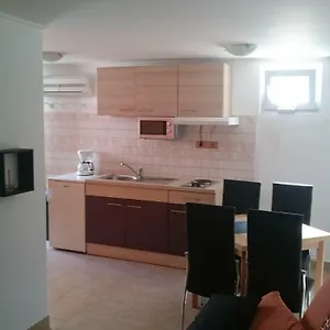  Apartment Sara Kroatien